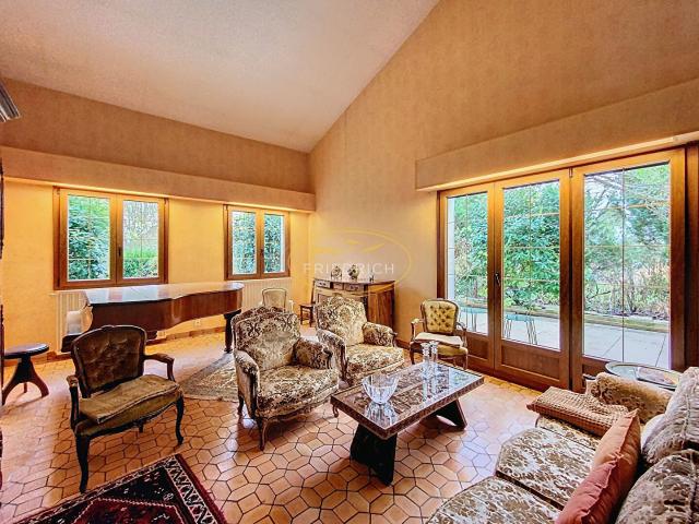 Maison 9 pièces 335 m²