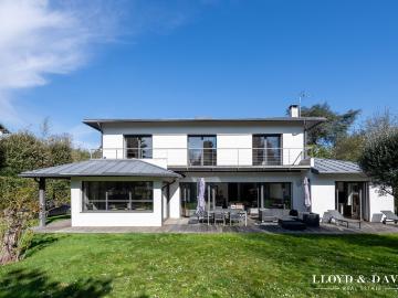 Maison 9 pièces 335 m²