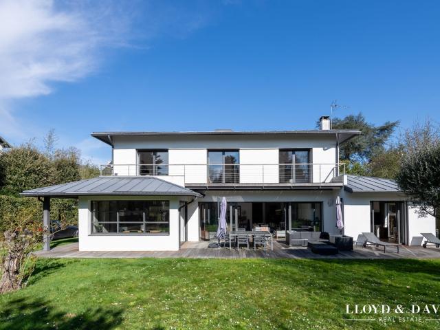 Maison 9 pièces 335 m²