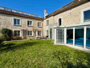 Maison 9 pièces 338 m²