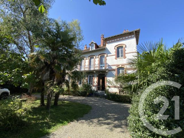 Maison 9 pièces 339 m²