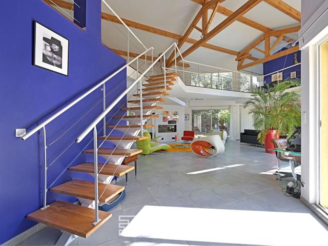 Maison 9 pièces 330 m²