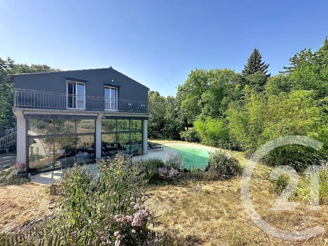 Maison 9 pièces 330 m²