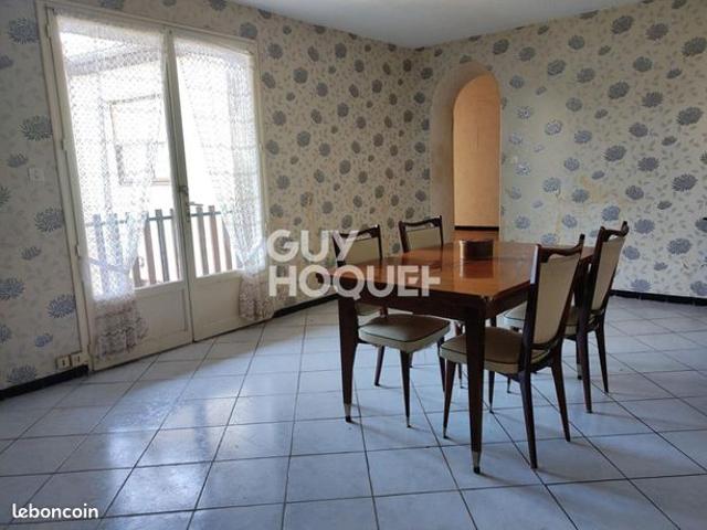 Maison 9 pièces 317 m²