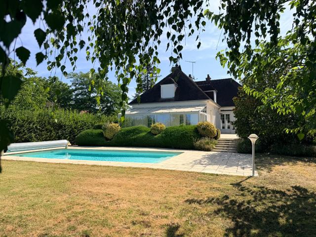 Maison 9 pièces 332 m²