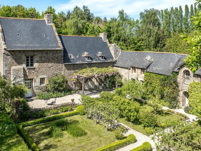 Maison 9 pièces 345 m²