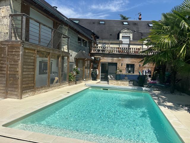 Maison 9 pièces 347 m²