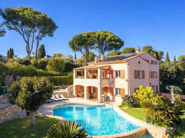Maison 9 pièces 349 m²