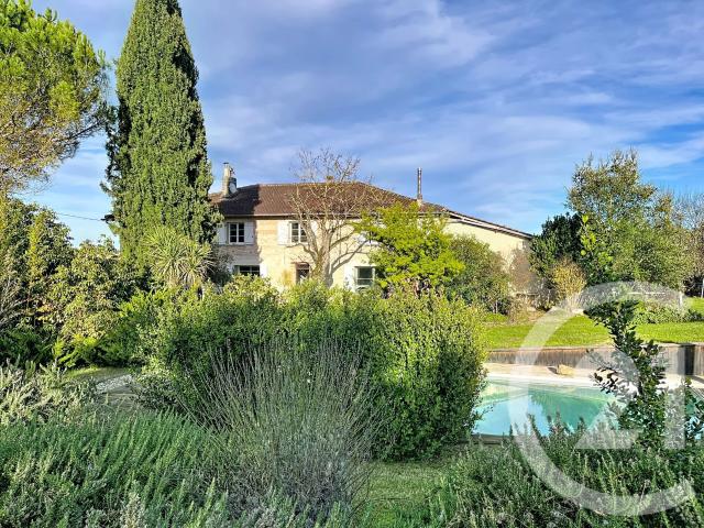 Maison 9 pièces 349 m²