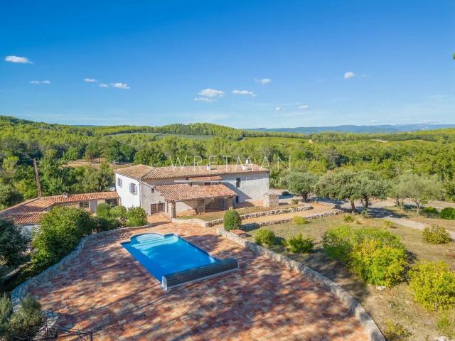 Maison 9 pièces 340 m²