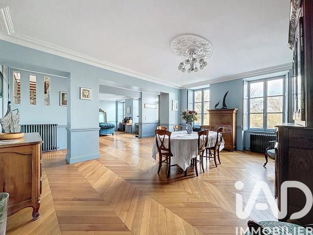 Maison 9 pièces 340 m²