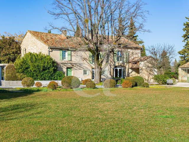 Maison 9 pièces 343 m²