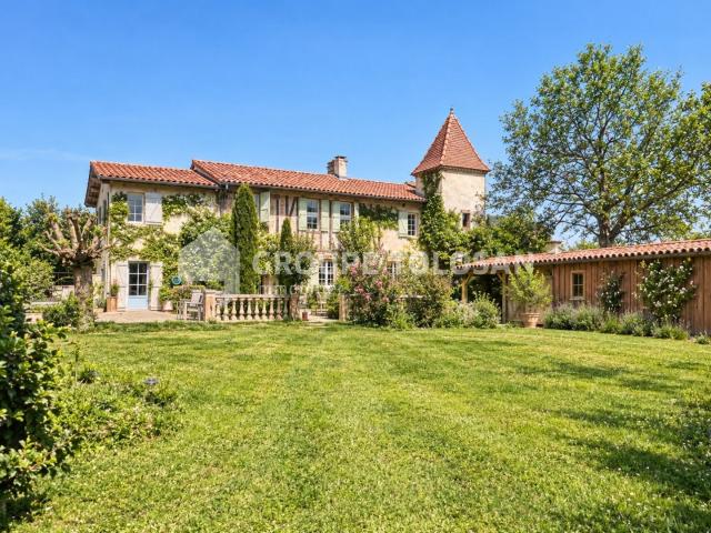 Maison 9 pièces 343 m²