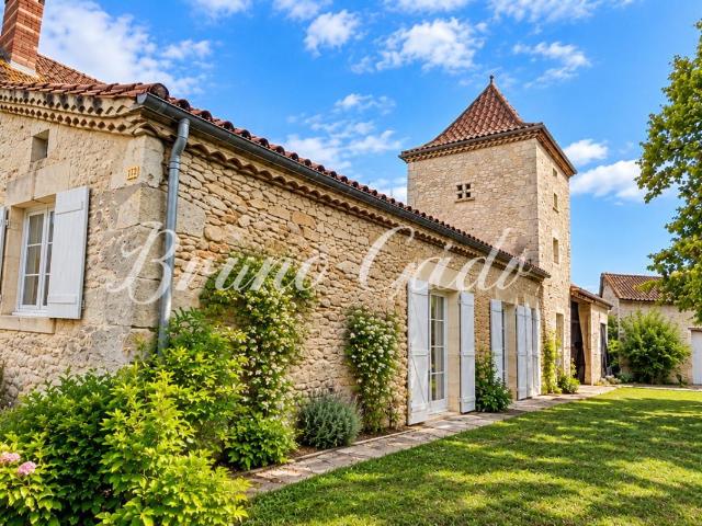 Maison 9 pièces 355 m²