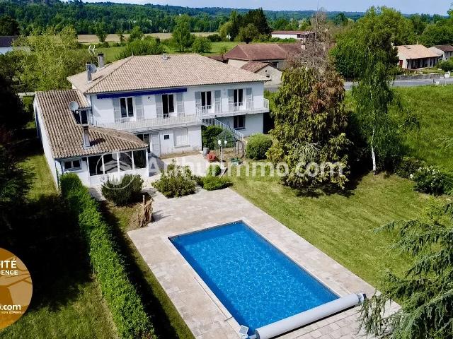 Maison 9 pièces 355 m²