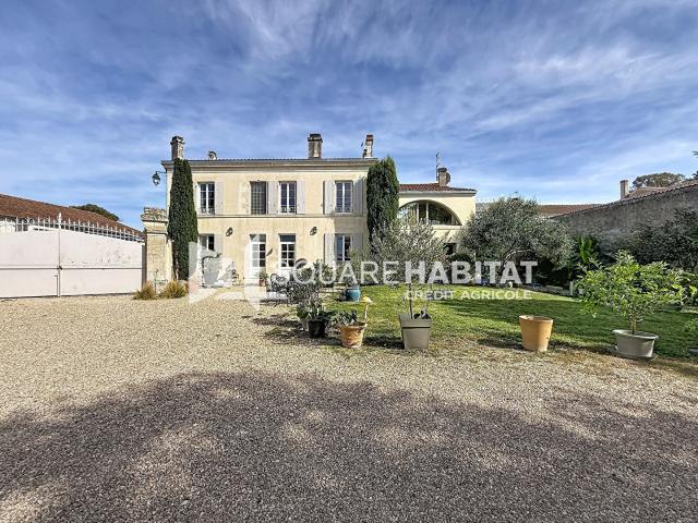 Maison 9 pièces 356 m²