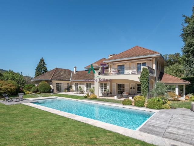 Maison 9 pièces 358 m²