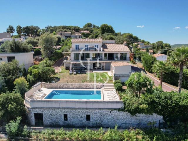 Maison 9 pièces 350 m²