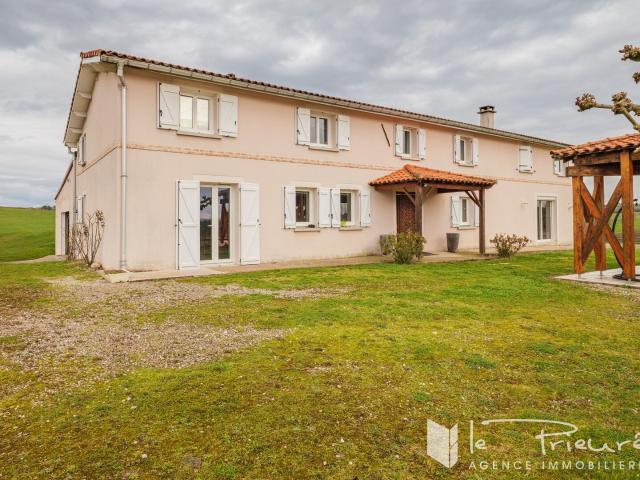 Maison 9 pièces 305 m²