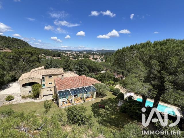 Maison 9 pièces 350 m²
