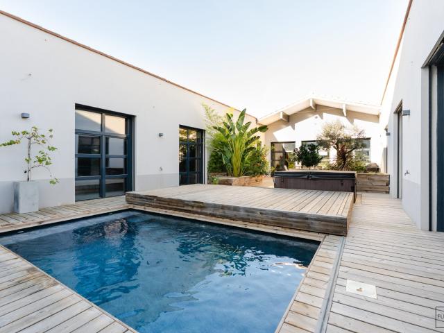 Maison 9 pièces 350 m²