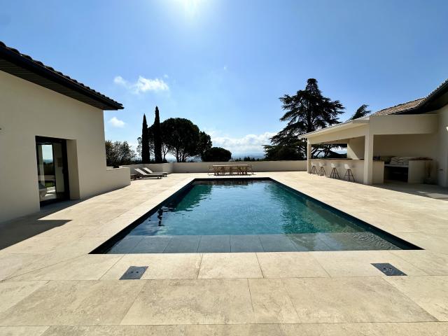 Maison 9 pièces 350 m²