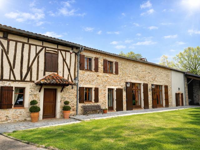 Maison 9 pièces 351 m²
