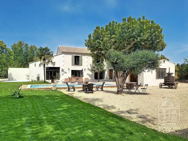 Maison 9 pièces 353 m²
