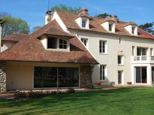 Maison 9 pièces 360 m²