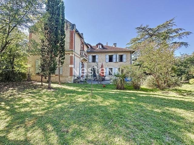 Maison 9 pièces 360 m²
