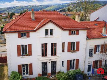 Maison 9 pièces 360 m²