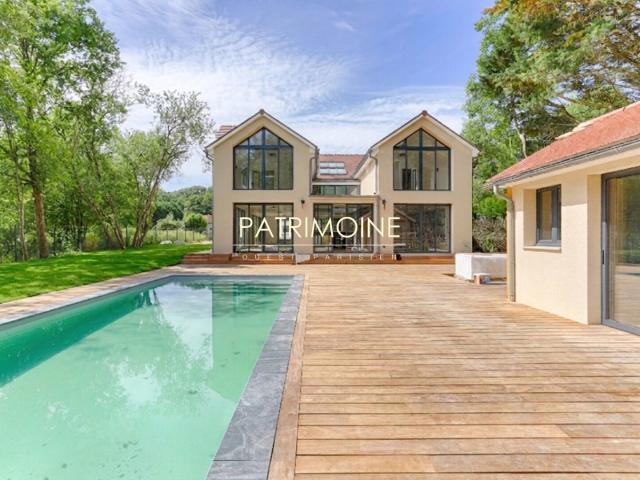Maison 9 pièces 360 m²