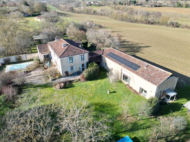 Maison 9 pièces 360 m²