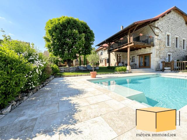 Maison 9 pièces 362 m²