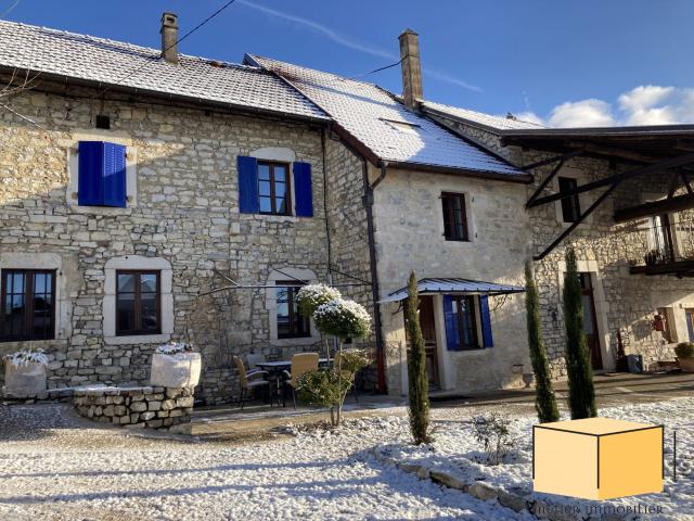 Maison 9 pièces 362 m²