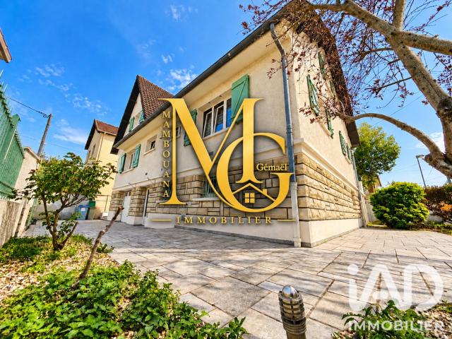 Maison 9 pièces 363 m²
