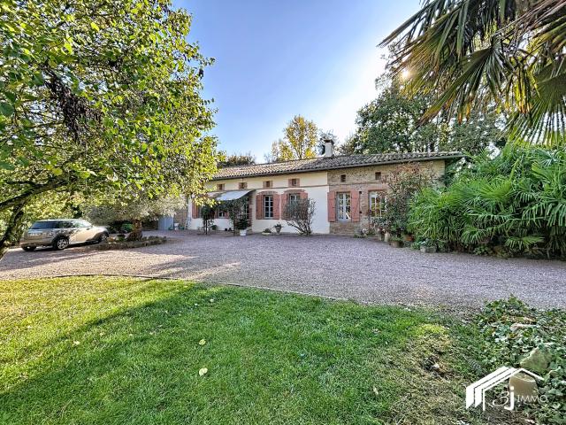 Maison 9 pièces 363 m²