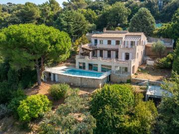 Maison 9 pièces 375 m²