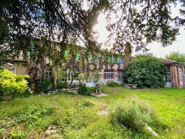 Maison 9 pièces 375 m²