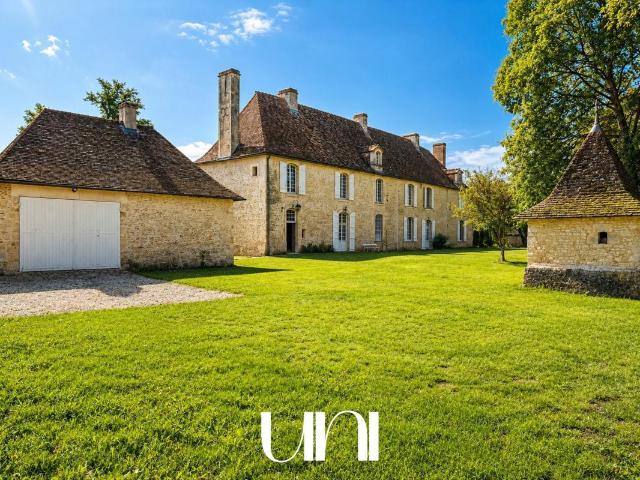 Maison 9 pièces 375 m²