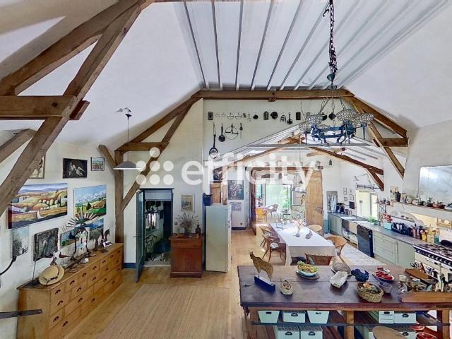 Maison 9 pièces 378 m²