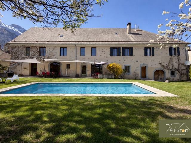 Maison 9 pièces 379 m²