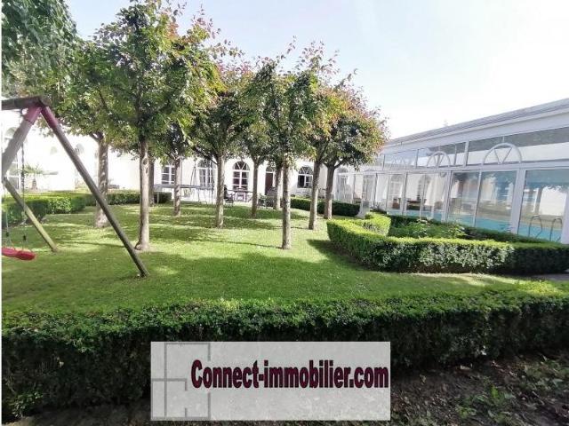 Maison 9 pièces 370 m²