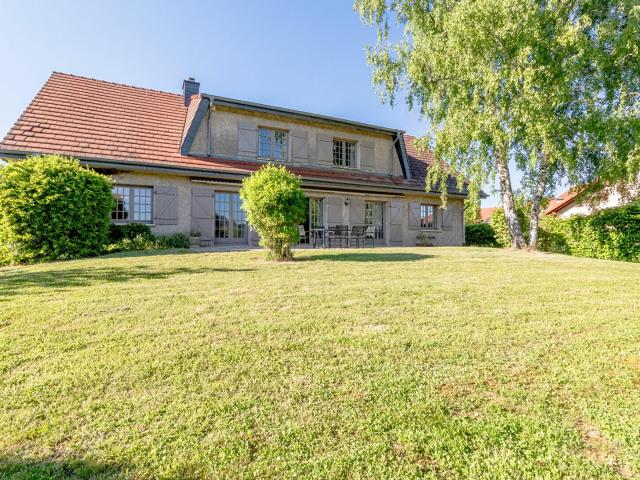 Maison 9 pièces 370 m²