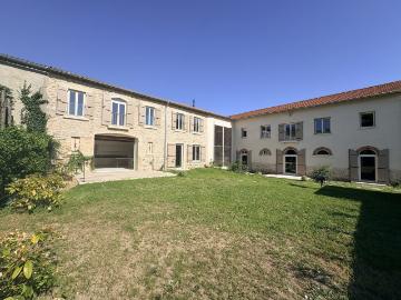 Maison 9 pièces 371 m²