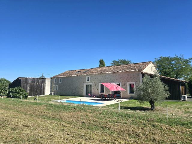 Maison 9 pièces 371 m²