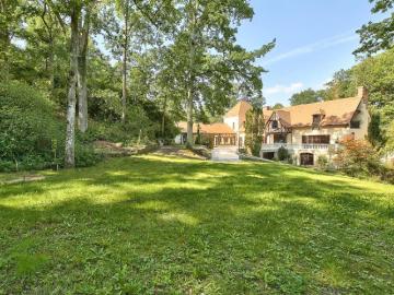 Maison 9 pièces 373 m²