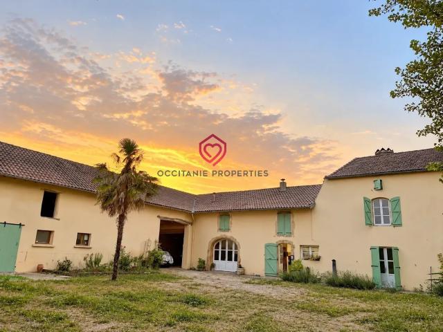Maison 9 pièces 387 m²