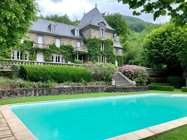 Maison 9 pièces 380 m²