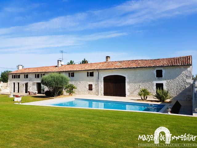 Maison 9 pièces 380 m²